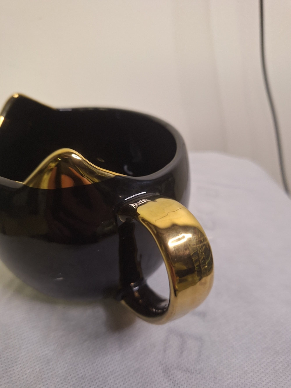 Pinky Up- Black and Gold Cat-Shaped Ceramic Mug - Picture 4 of 7